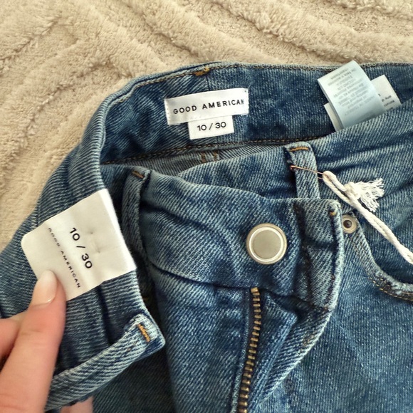 Good American Good Classic Slim Fit Stacked Jeans Blue803 | NWT | Size 10 - Picture 6 of 9